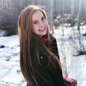 Meet your Posher, Kayla